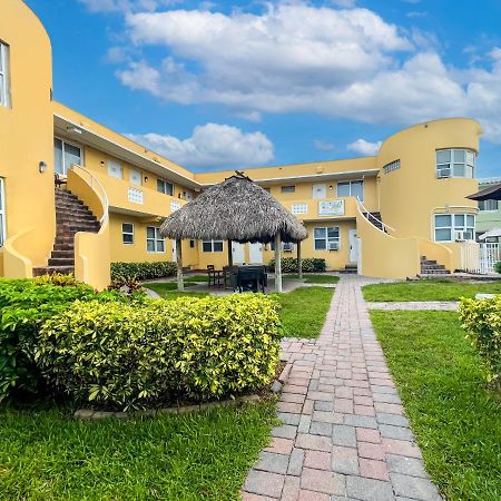 Hollywood Beach Seaside Exterior photo